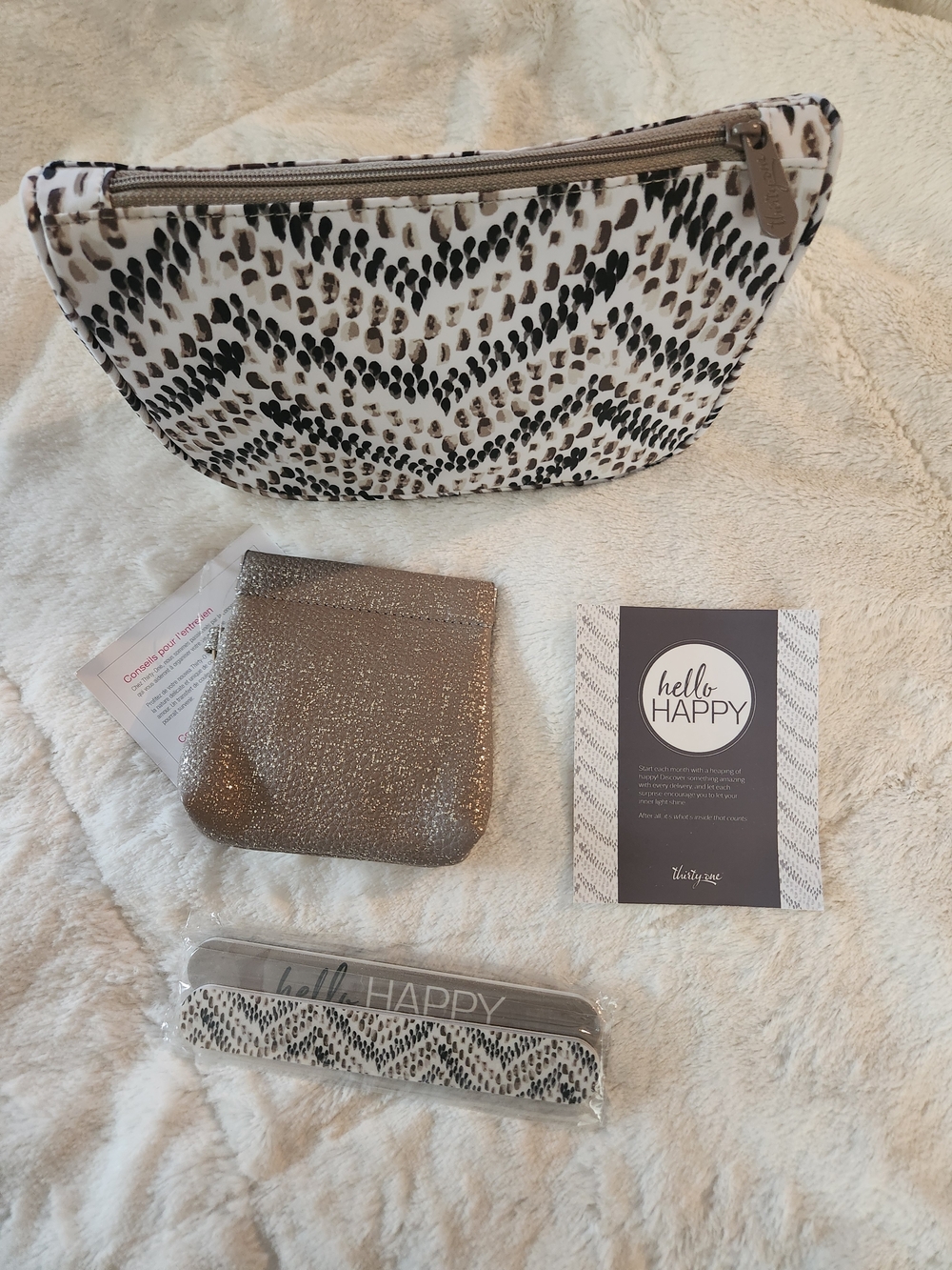 Thirty One Hello Happy Bag Raindrop Chevron - Cosmetic + Coin Purse & Nail Files